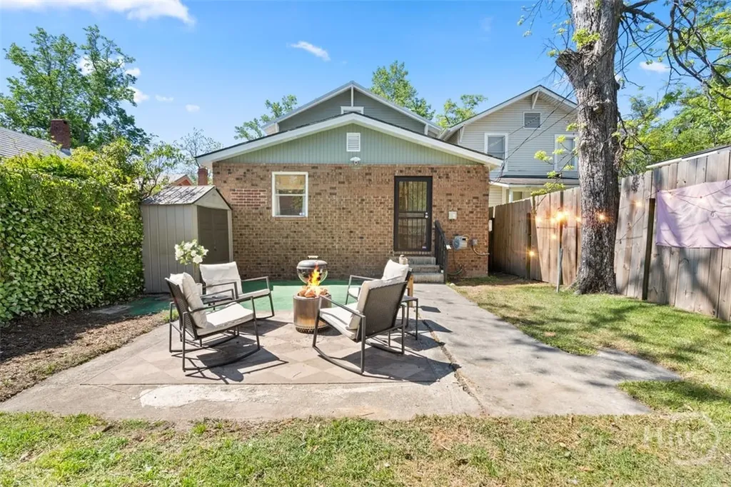 858 E 35th Street Savannah GA 31401