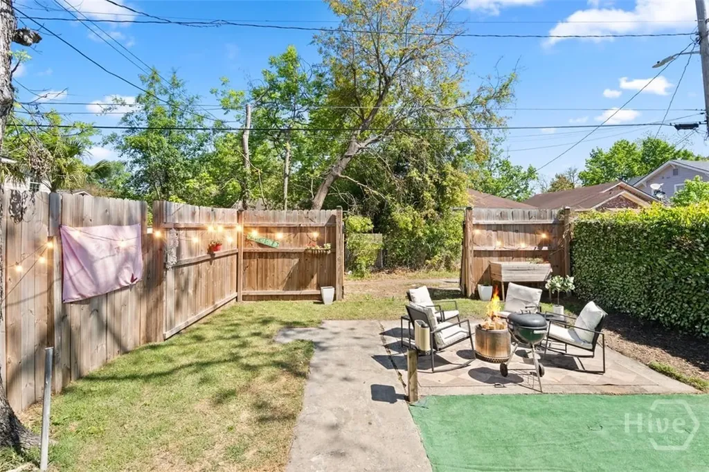 858 E 35th Street Savannah GA 31401
