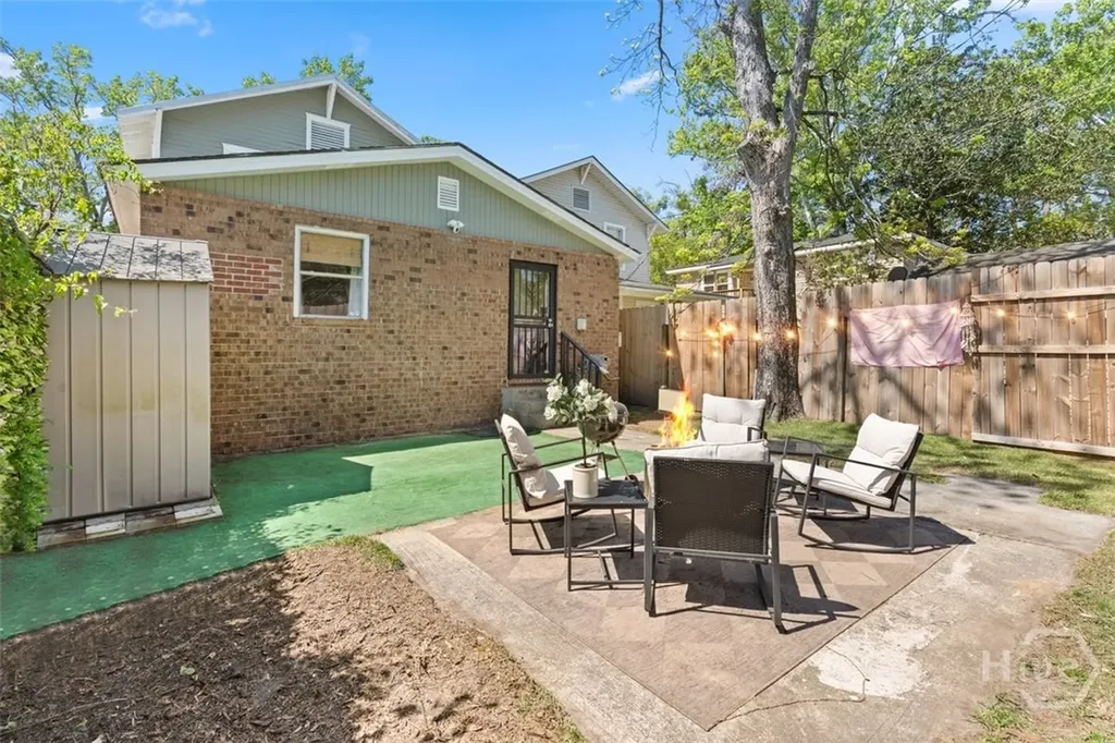 858 E 35th Street Savannah GA 31401