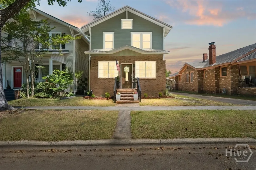 858 E 35th Street Savannah GA 31401