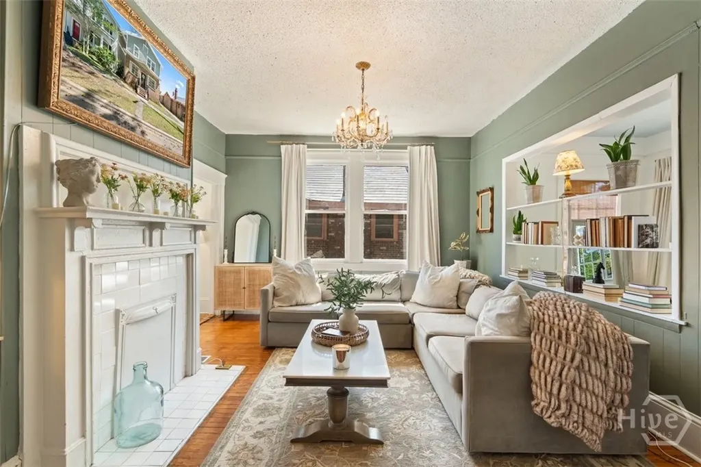 858 E 35th Street Savannah GA 31401