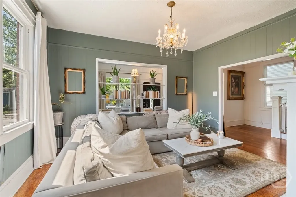 858 E 35th Street Savannah GA 31401
