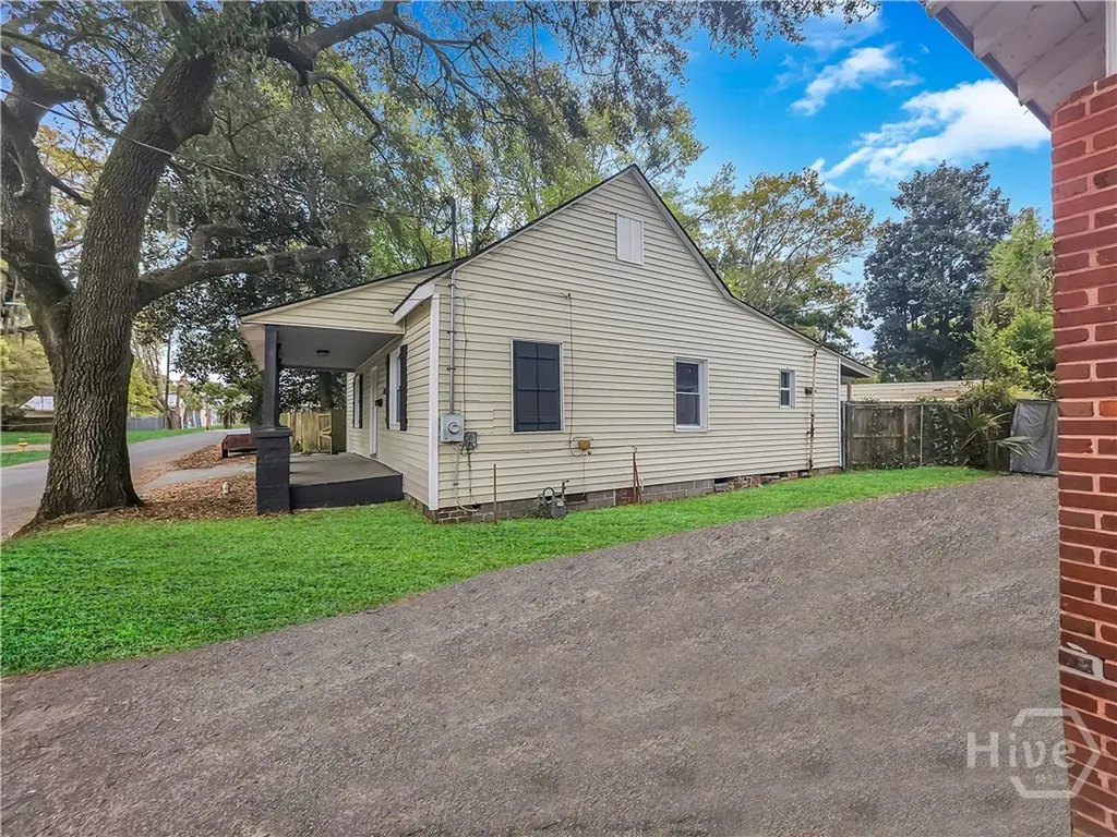 109 W 57th Street Savannah GA 31405