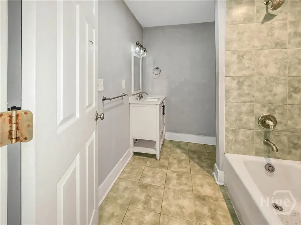 109 W 57th Street Savannah GA 31405