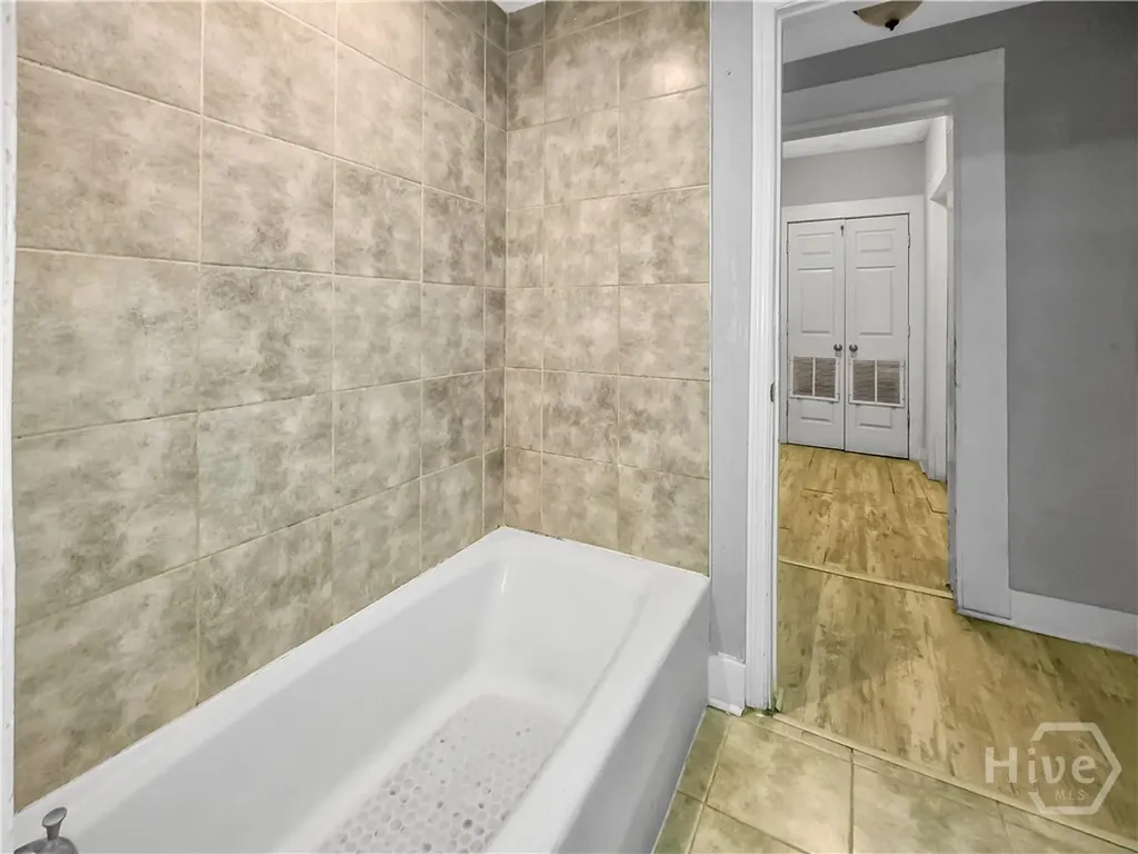 109 W 57th Street Savannah GA 31405