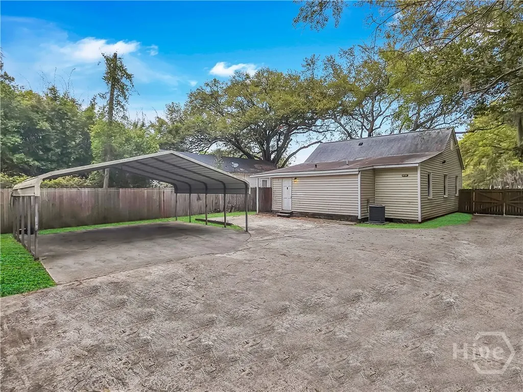 109 W 57th Street Savannah GA 31405