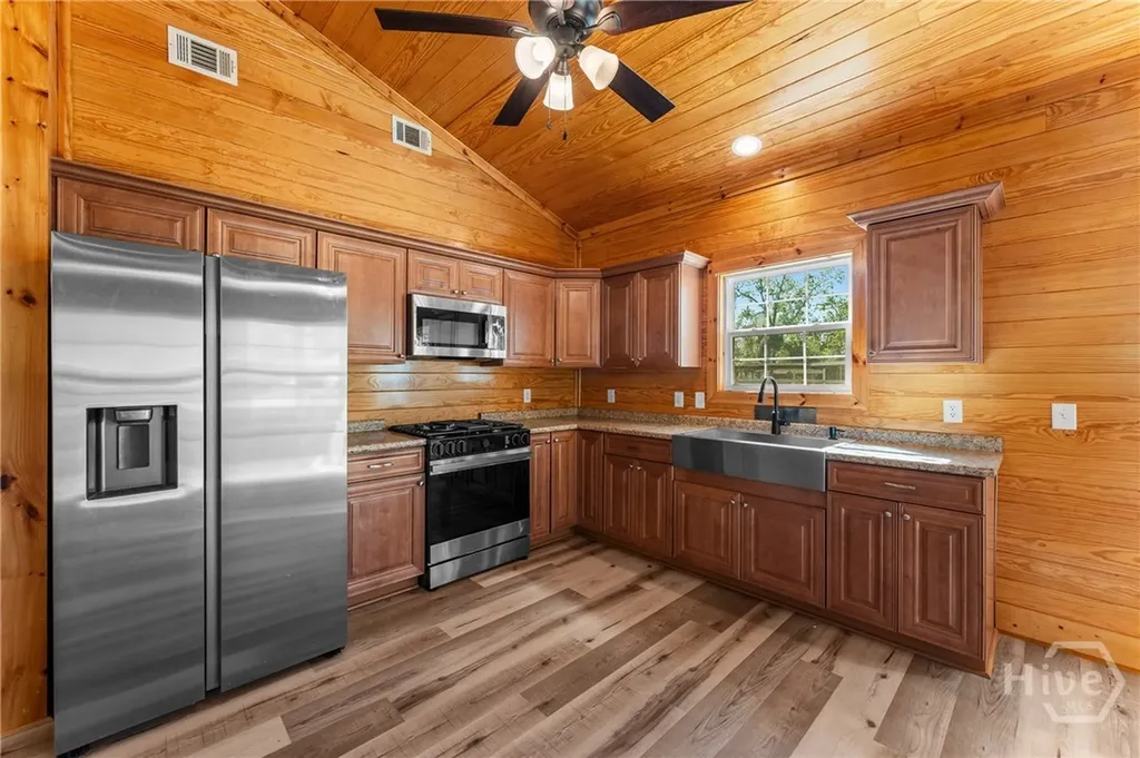 406 Church Street Guyton GA 31312