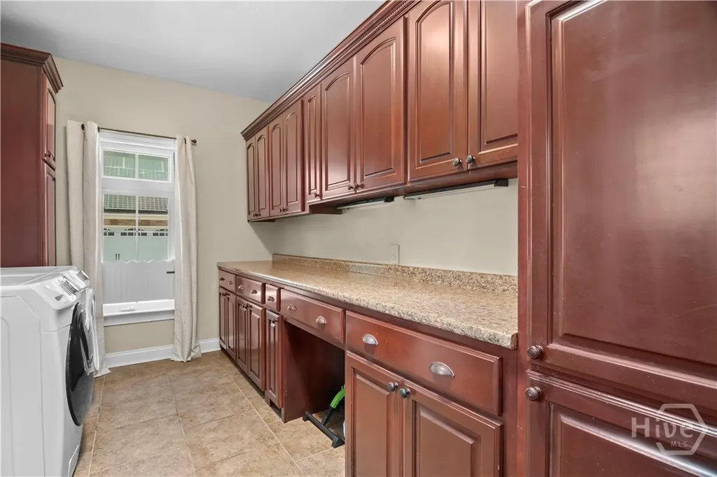 1198 Fiddlers Cove NE Townsend GA 31331