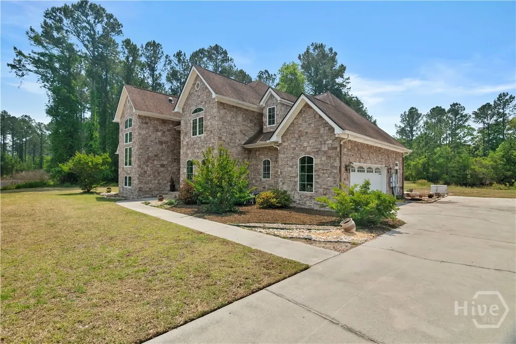 1198 Fiddlers Cove NE Townsend GA 31331