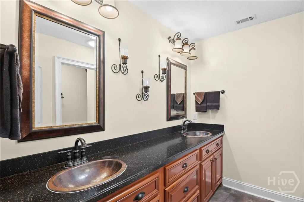 1198 Fiddlers Cove NE Townsend GA 31331