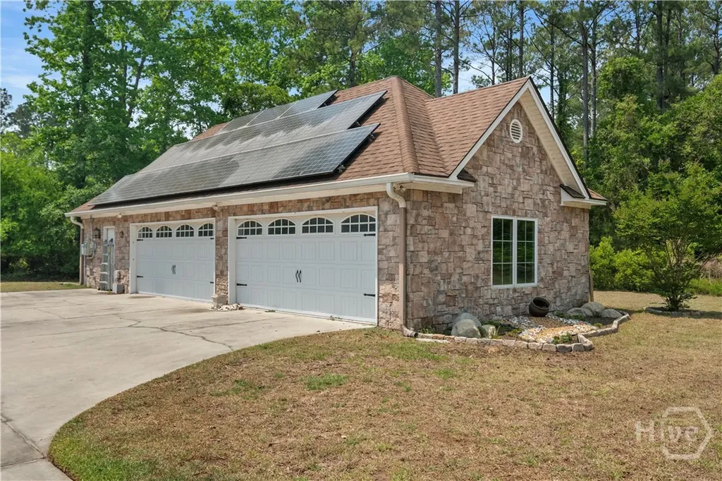 1198 Fiddlers Cove NE Townsend GA 31331