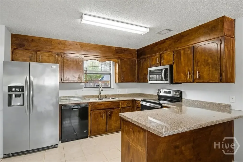 761 Robin Hood Drive Hinesville GA 31313