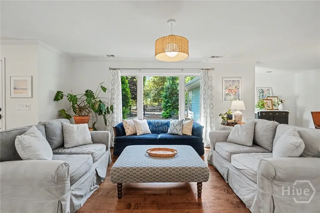 2 Brooks Lane Savannah GA 31411