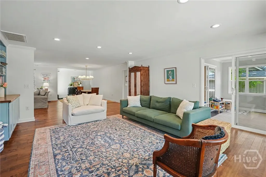 2 Brooks Lane Savannah GA 31411