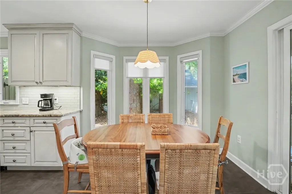 2 Brooks Lane Savannah GA 31411