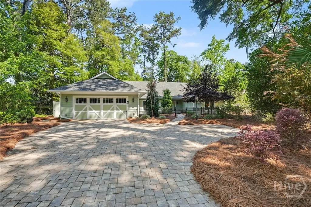 2 Brooks Lane Savannah GA 31411