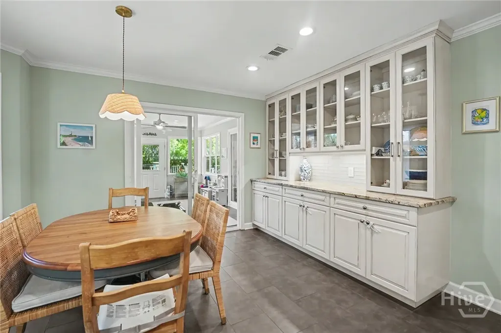 2 Brooks Lane Savannah GA 31411