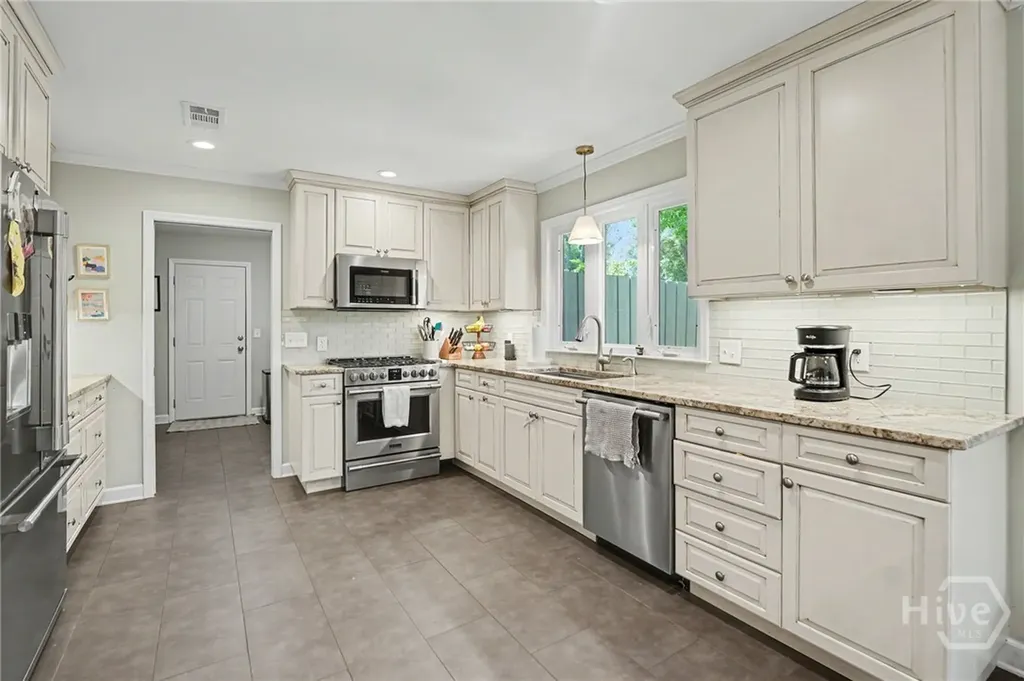 2 Brooks Lane Savannah GA 31411