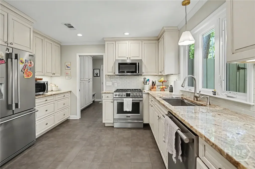 2 Brooks Lane Savannah GA 31411