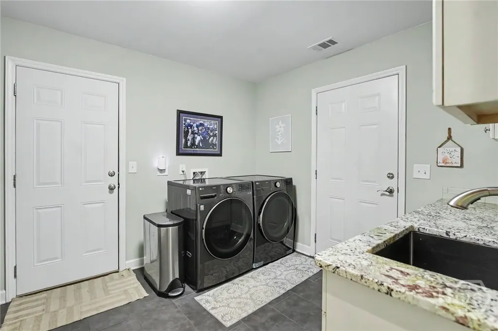 2 Brooks Lane Savannah GA 31411