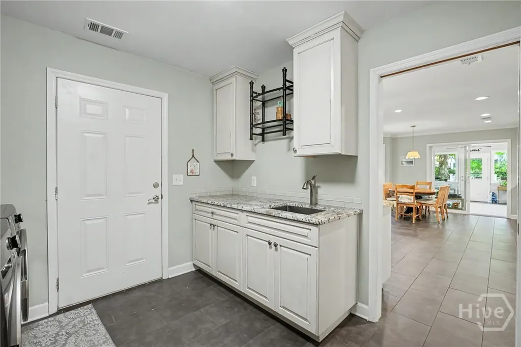 2 Brooks Lane Savannah GA 31411