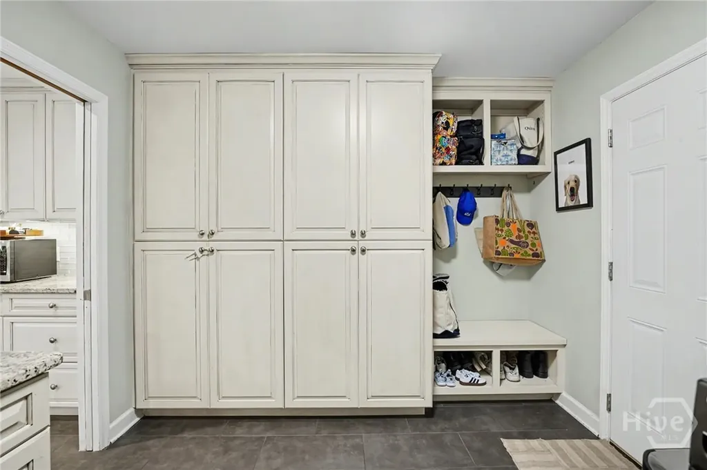 2 Brooks Lane Savannah GA 31411