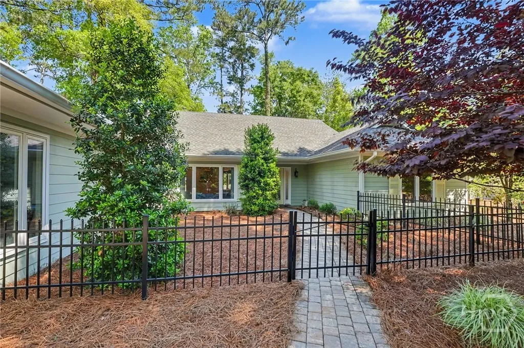 2 Brooks Lane Savannah GA 31411
