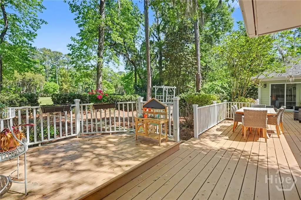 2 Brooks Lane Savannah GA 31411