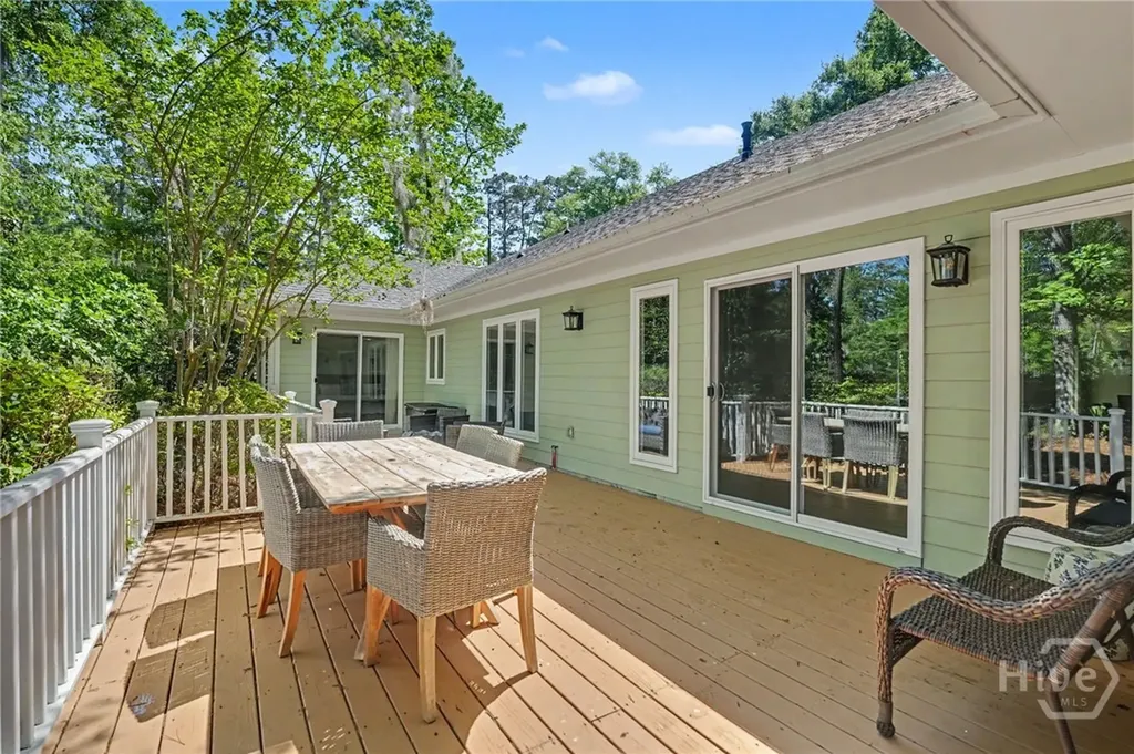2 Brooks Lane Savannah GA 31411