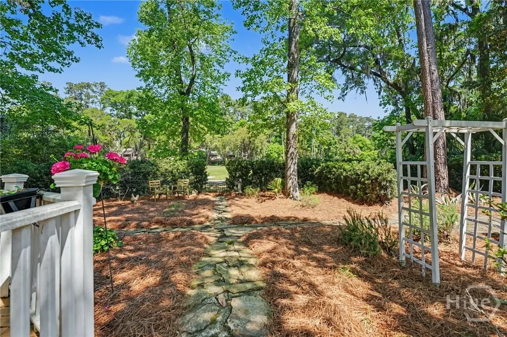 2 Brooks Lane Savannah GA 31411