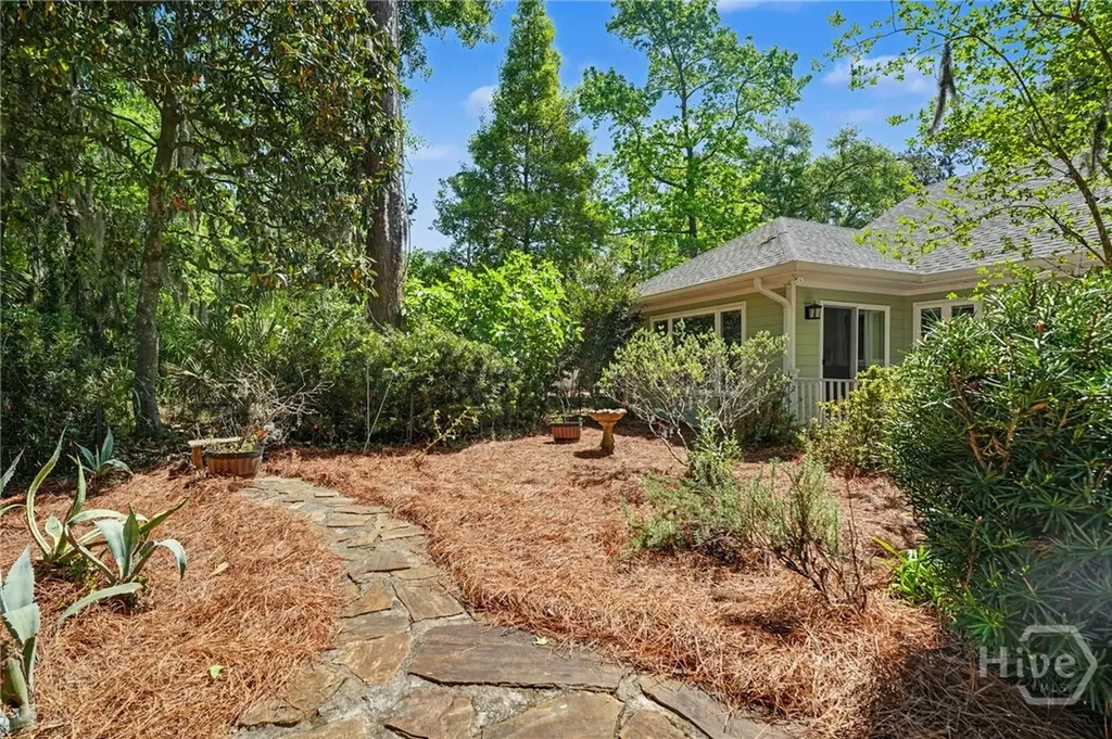 2 Brooks Lane Savannah GA 31411