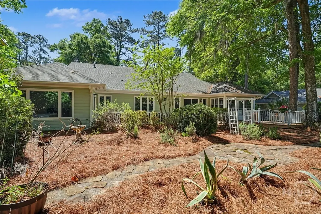 2 Brooks Lane Savannah GA 31411