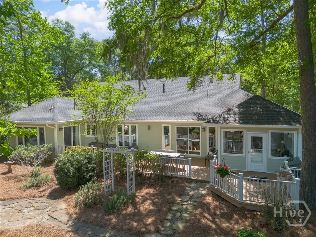 2 Brooks Lane Savannah GA 31411