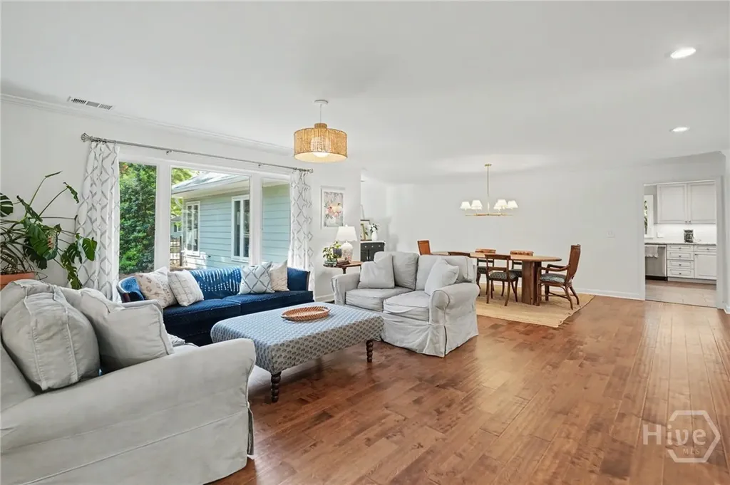 2 Brooks Lane Savannah GA 31411