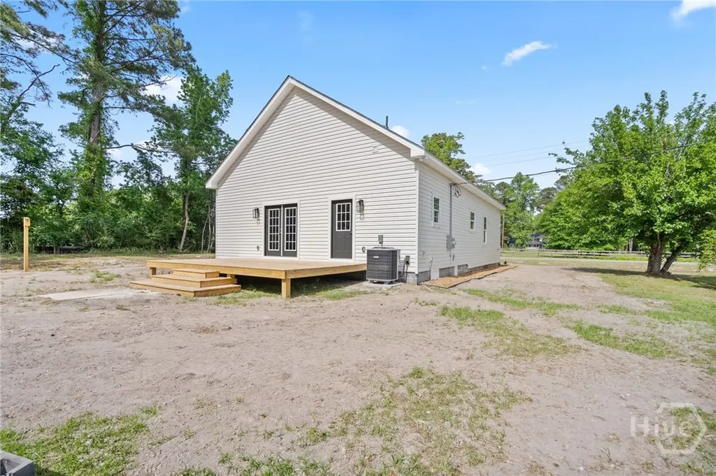 887 Log Landing Road Springfield GA 31329