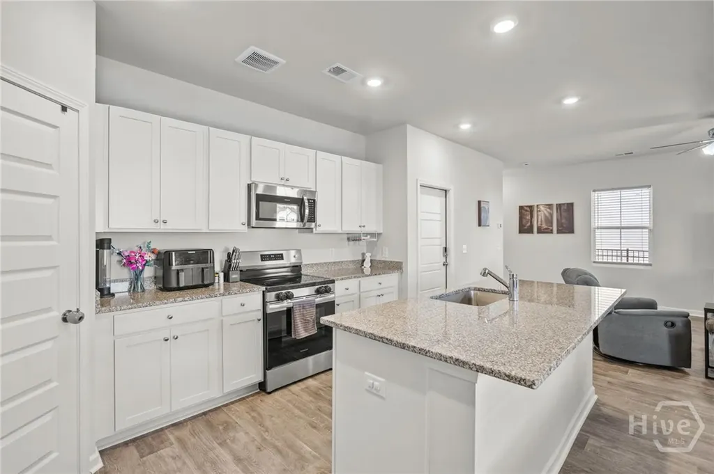 102 Hydrangea Way Savannah GA 31302