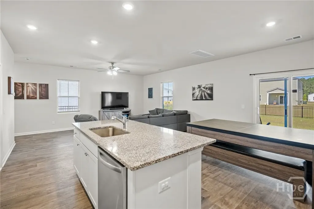 102 Hydrangea Way Savannah GA 31302