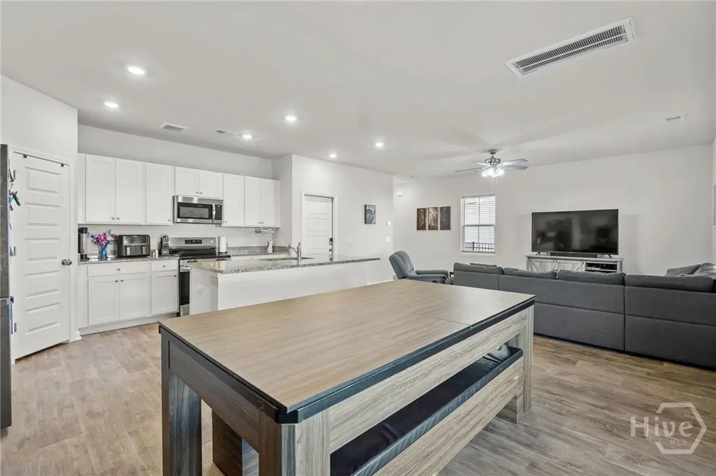 102 Hydrangea Way Savannah GA 31302