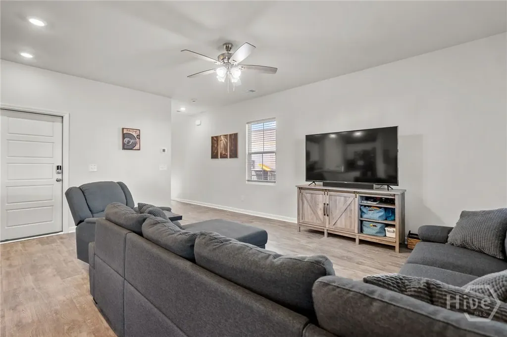 102 Hydrangea Way Savannah GA 31302
