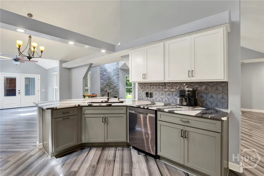 16 Old Martin Lane Richmond Hill GA 31324