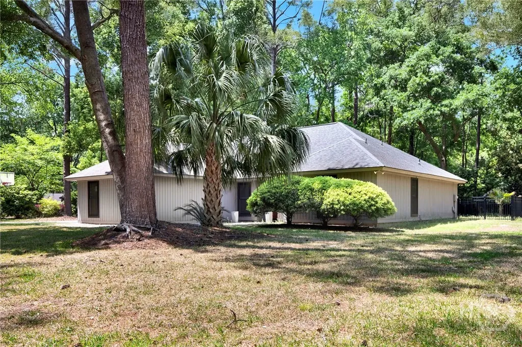 16 Old Martin Lane Richmond Hill GA 31324
