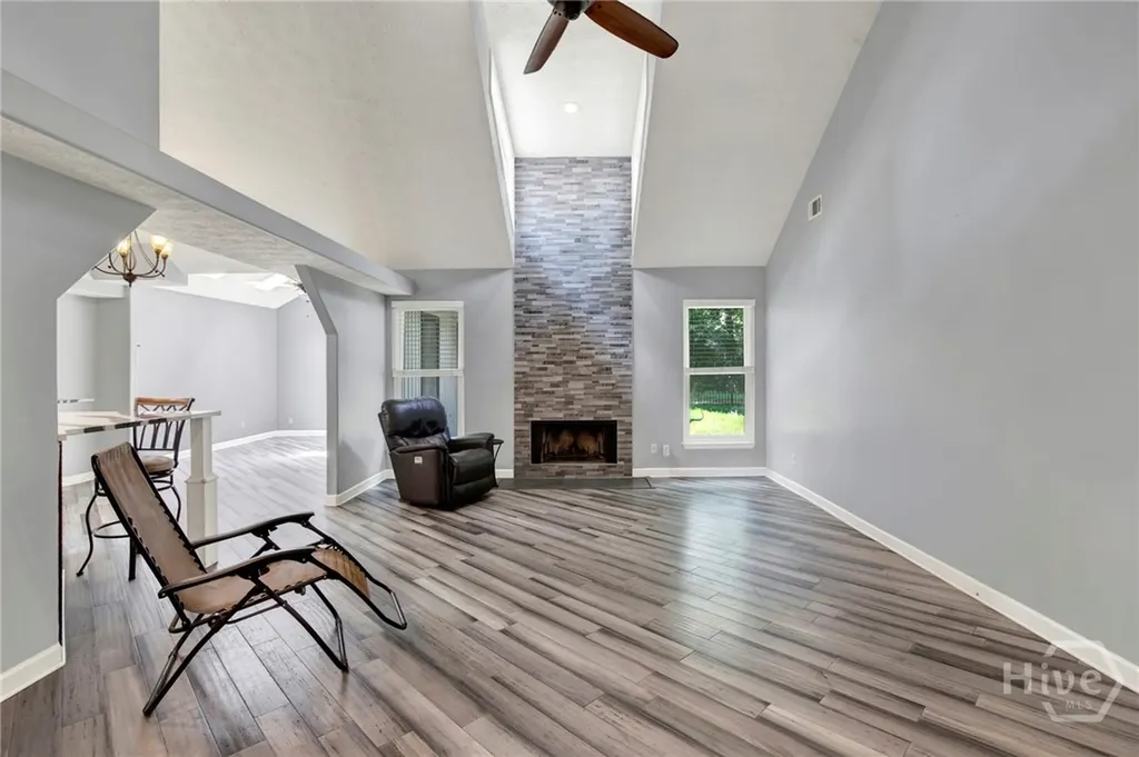 16 Old Martin Lane Richmond Hill GA 31324