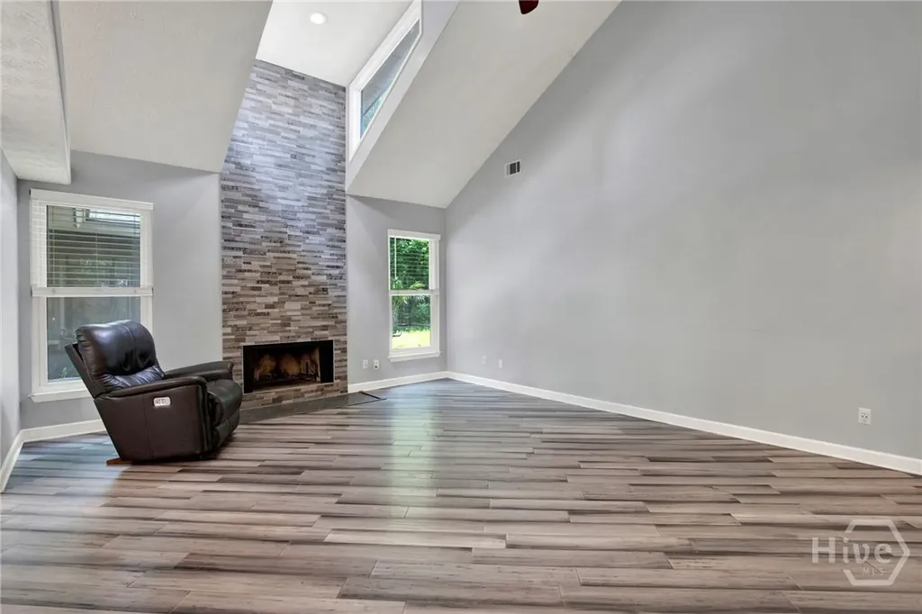 16 Old Martin Lane Richmond Hill GA 31324