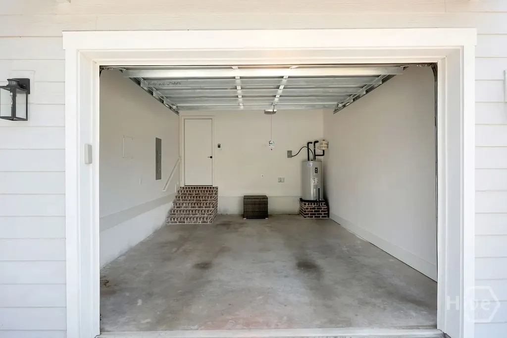 2005 E 38th Street Savannah GA 31404