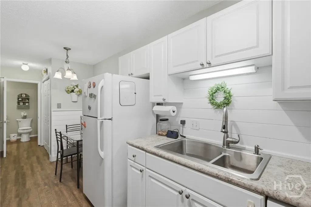 401 N Cromwell Road Savannah GA 31410