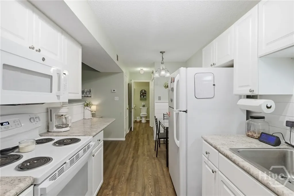 401 N Cromwell Road Savannah GA 31410
