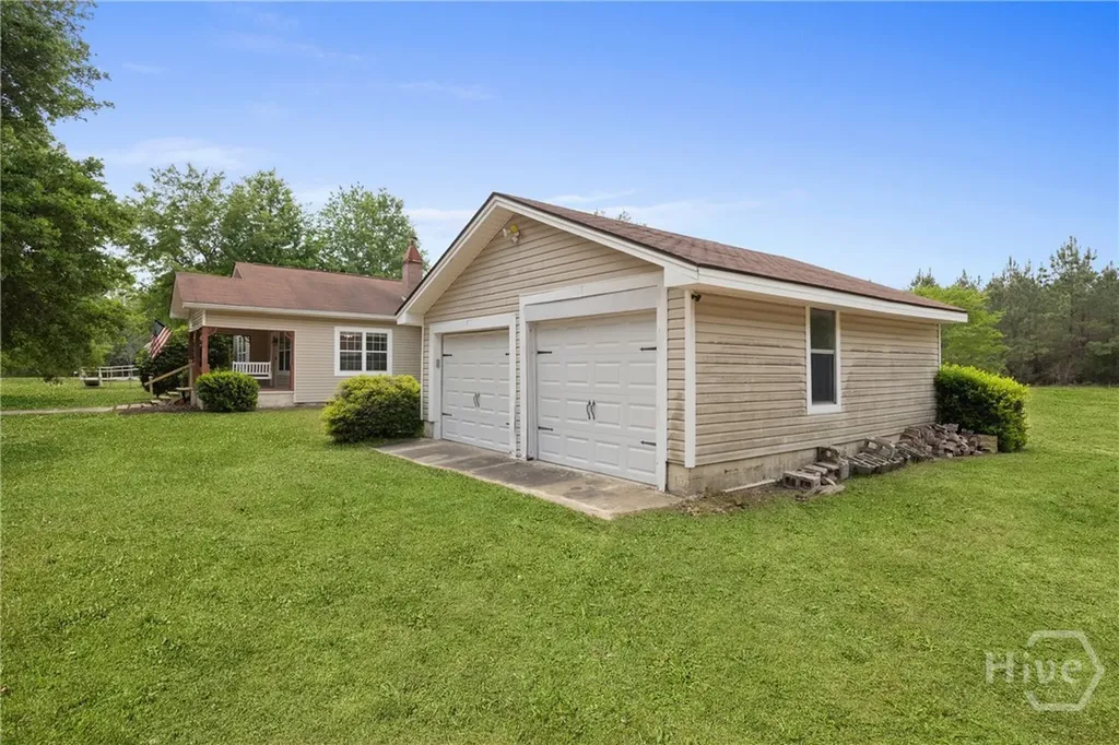 39 Darwel Long Road NE Ludowici GA 31316