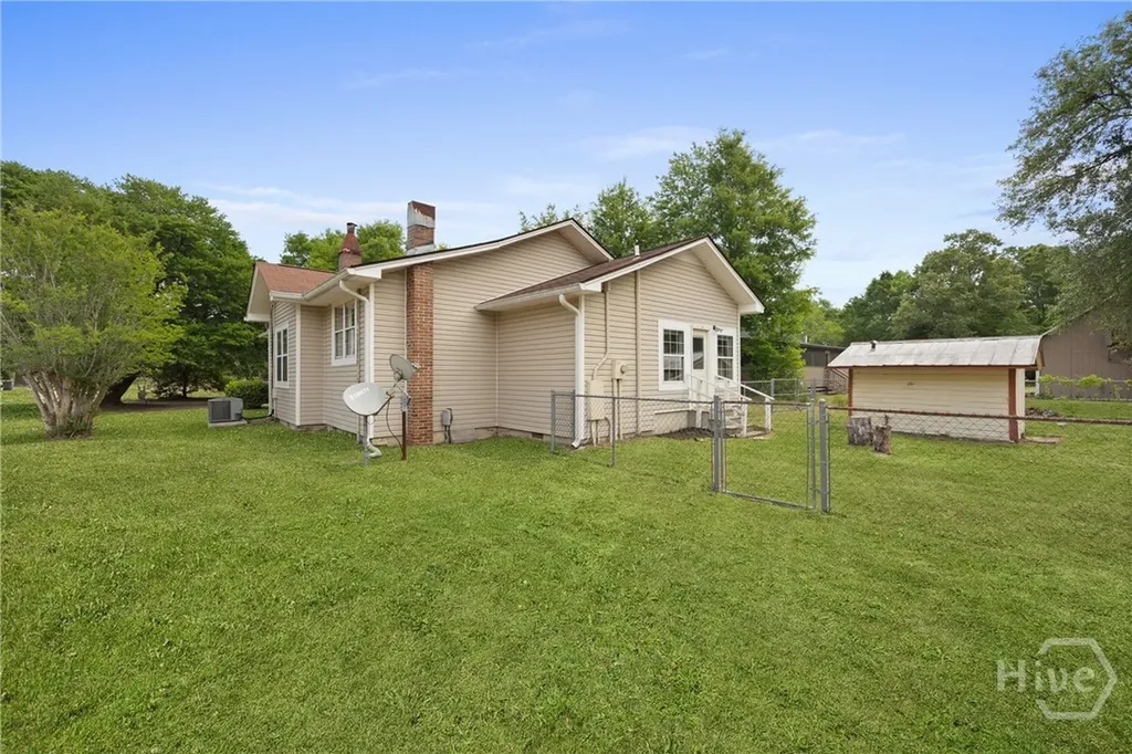 39 Darwel Long Road NE Ludowici GA 31316