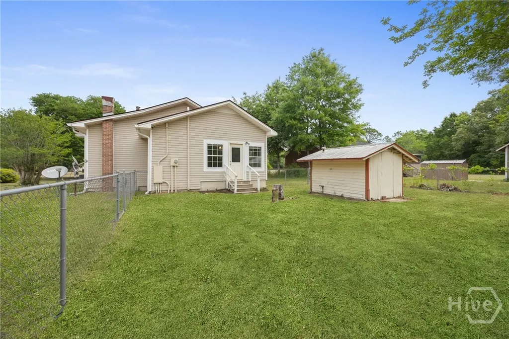 39 Darwel Long Road NE Ludowici GA 31316