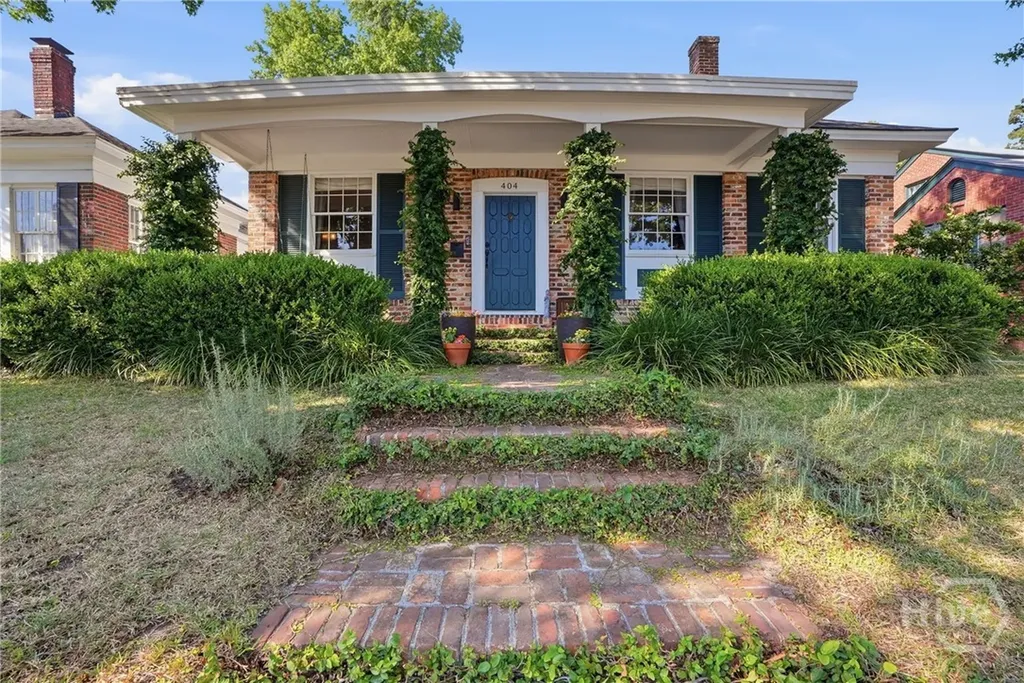 404 E 51st Street Savannah GA 31405